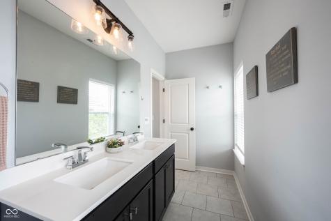 1534 Cloverdon Drive Westfield IN 46074