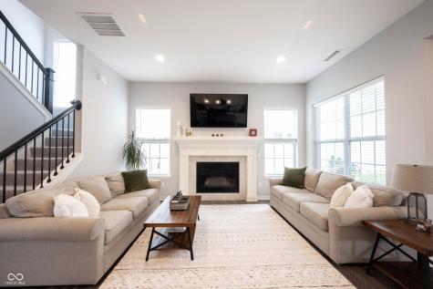 1534 Cloverdon Drive Westfield IN 46074