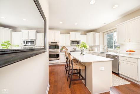 8879 Spring Violet Place Zionsville IN 46077