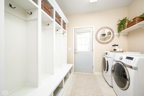 8879 Spring Violet Place Zionsville IN 46077
