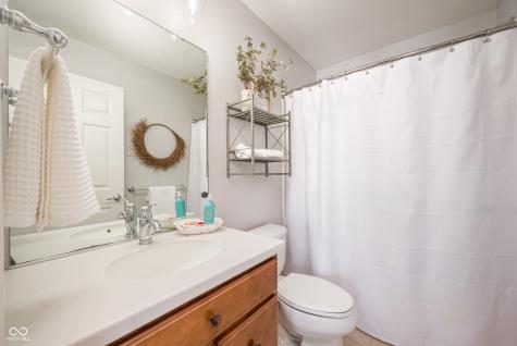 8879 Spring Violet Place Zionsville IN 46077