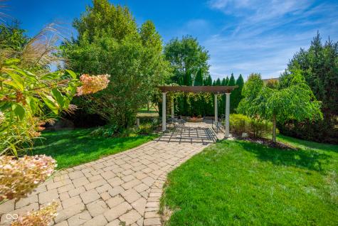 8879 Spring Violet Place Zionsville IN 46077
