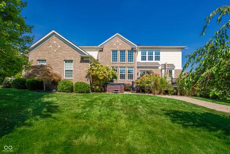 8879 Spring Violet Place Zionsville IN 46077