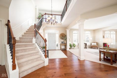 8879 Spring Violet Place Zionsville IN 46077