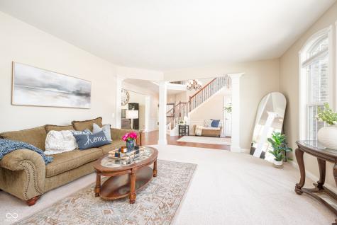 8879 Spring Violet Place Zionsville IN 46077