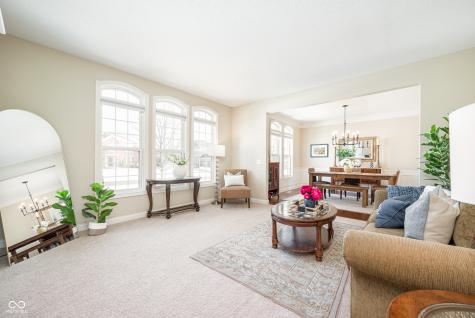 8879 Spring Violet Place Zionsville IN 46077