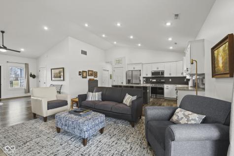 542 E Lucy Lane Ellettsville IN 47429