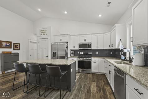 542 E Lucy Lane Ellettsville IN 47429