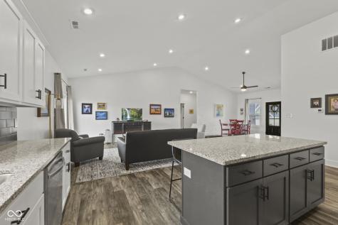 542 E Lucy Lane Ellettsville IN 47429