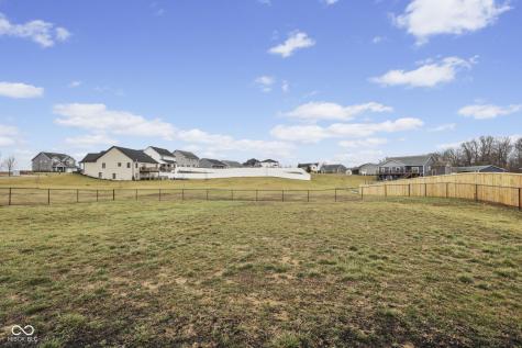 542 E Lucy Lane Ellettsville IN 47429