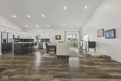 542 E Lucy Lane Ellettsville IN 47429