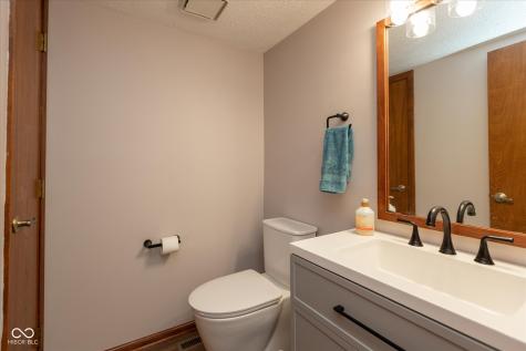 1967 Rudgate Drive Avon IN 46123