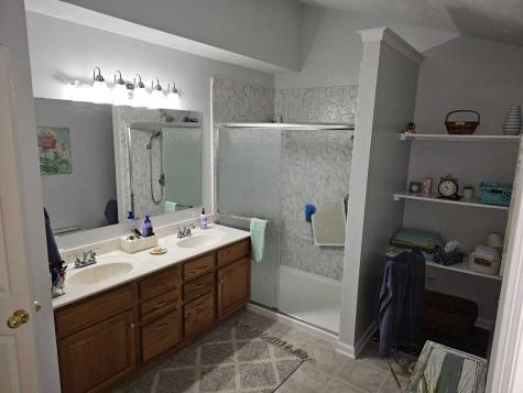882 Woodgate Lane Greenwood IN 46143