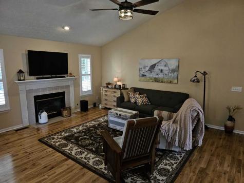 882 Woodgate Lane Greenwood IN 46143