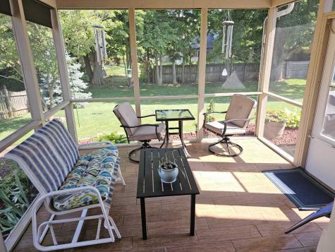 882 Woodgate Lane Greenwood IN 46143