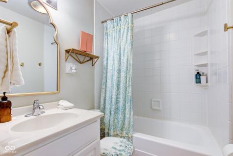 315 W 43rd Street Indianapolis IN 46208