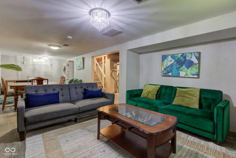315 W 43rd Street Indianapolis IN 46208