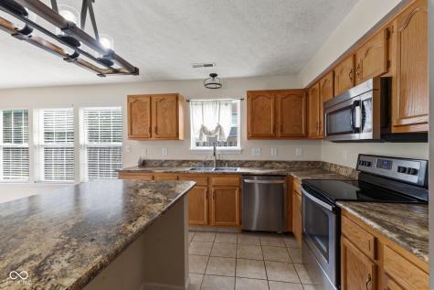 3769 Limelight Lane Whitestown IN 46075