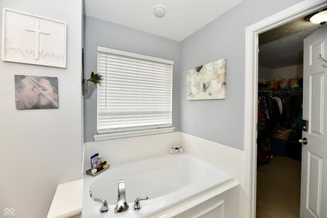 5862 Columbia Circle Greenwood IN 46142