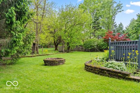 12645 Pine Grove Court Indianapolis IN 46236