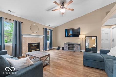 12645 Pine Grove Court Indianapolis IN 46236