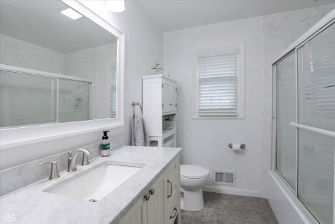 5338 E Fall Creek Parkway Drive N Indianapolis IN 46220