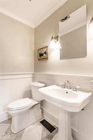 9512 Holliday Circle Indianapolis IN 46260