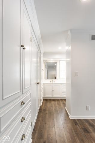 9512 Holliday Circle Indianapolis IN 46260