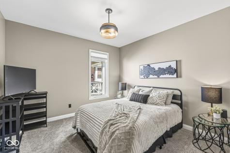8136 Gwinnett Place Indianapolis IN 46250