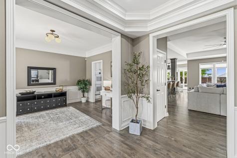 8136 Gwinnett Place Indianapolis IN 46250