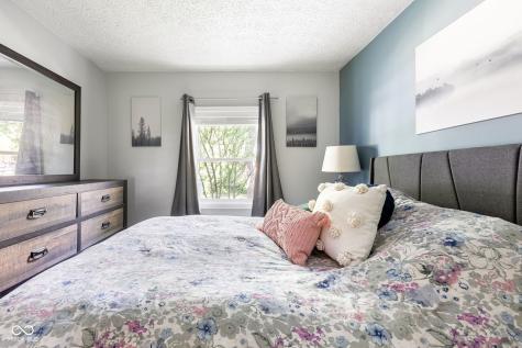 4935 Indianola Avenue Indianapolis IN 46205