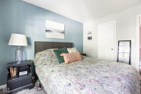 4935 Indianola Avenue Indianapolis IN 46205