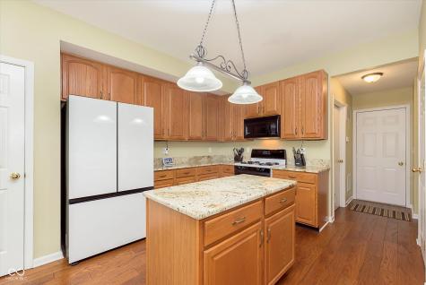 1336 Rolling Hills Court Indianapolis IN 46214
