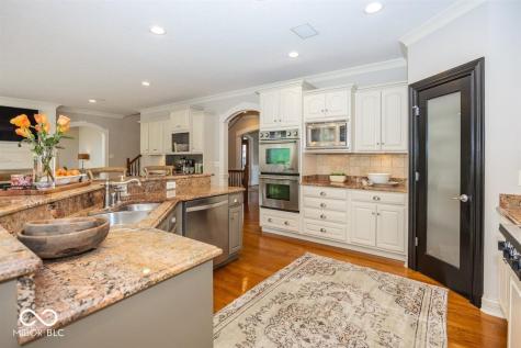 1861 Blore Heath Carmel IN 46032