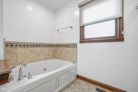 404 Tara Circle Greenwood IN 46142