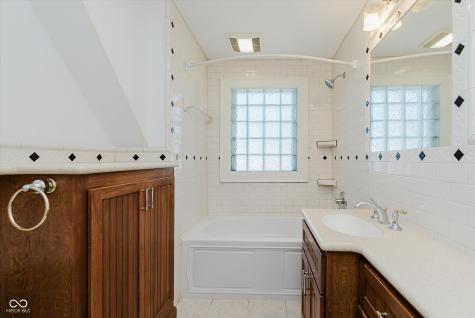 5664 N Washington Boulevard Indianapolis IN 46220
