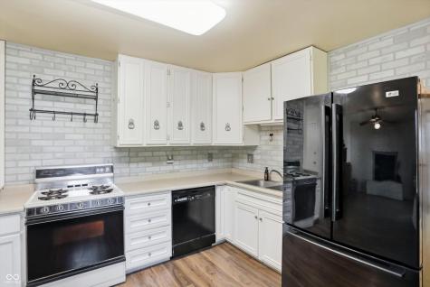 308 Maplebrook Drive Brownsburg IN 46112