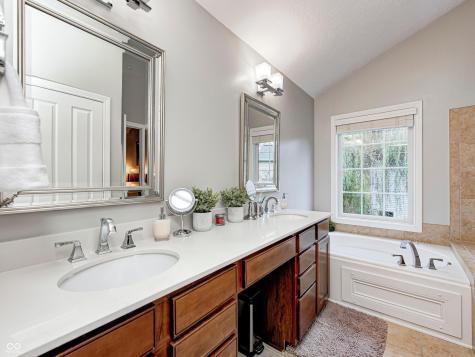 6052 Pine Bluff Drive Avon IN 46123