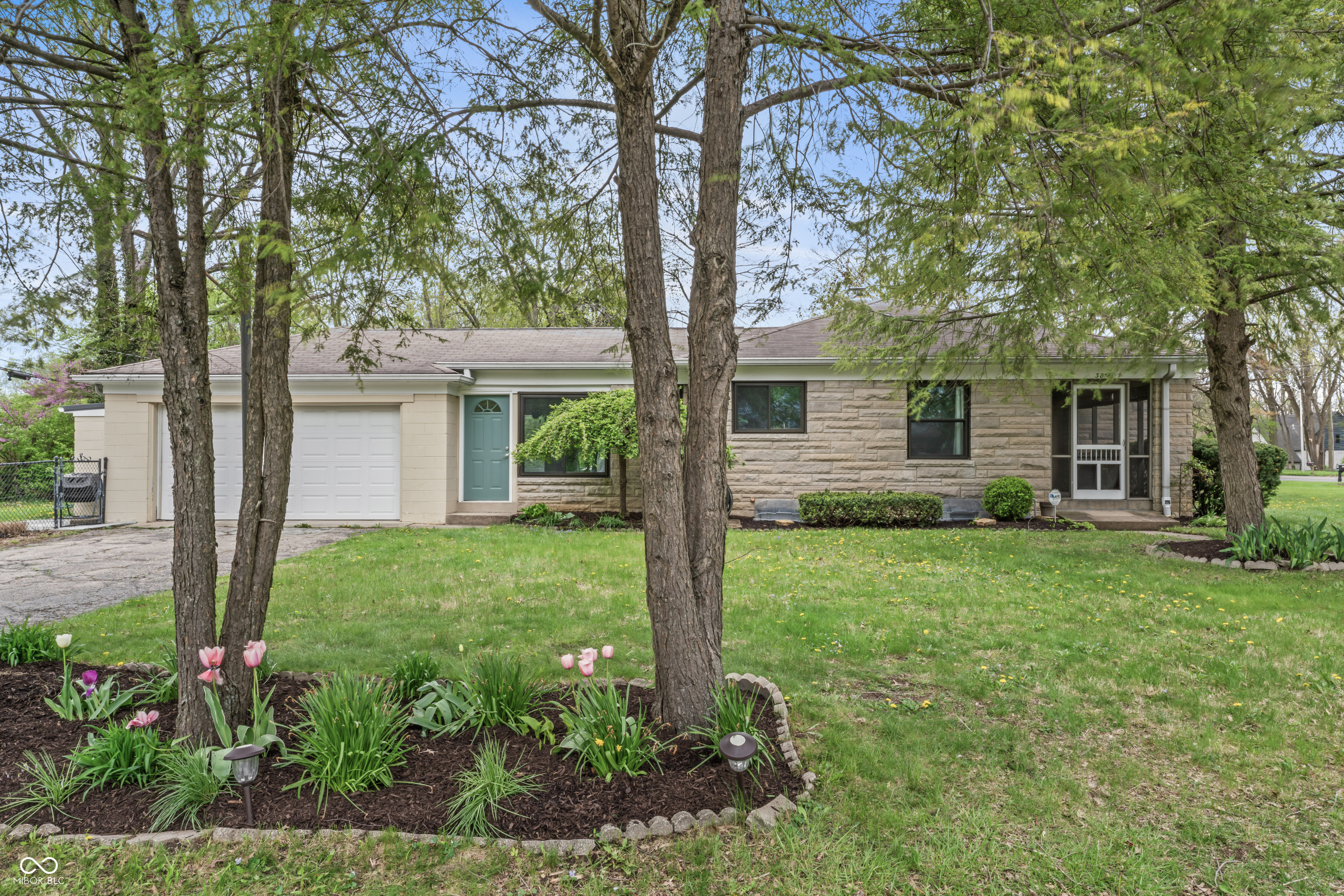 3818 Kessler Boulevard East Drive Indianapolis IN 46220