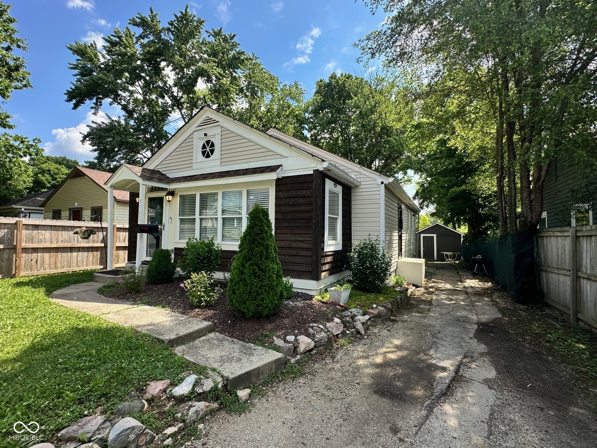 3711 Hillside Avenue Indianapolis IN 46218
