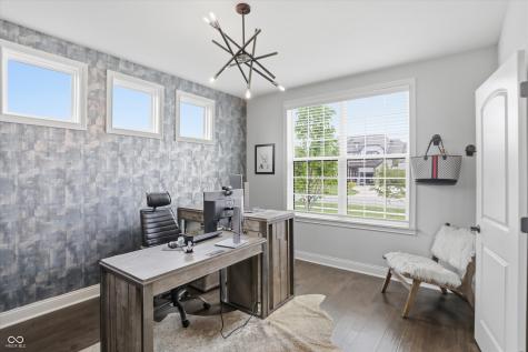 5166 Peachtree Road Zionsville IN 46077