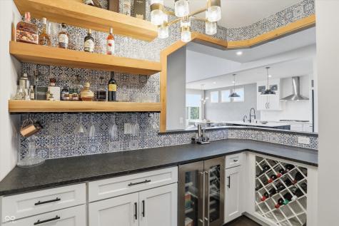 5166 Peachtree Road Zionsville IN 46077
