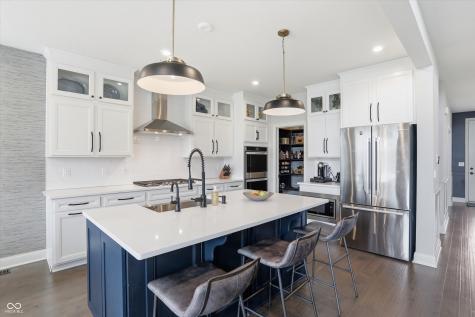 5166 Peachtree Road Zionsville IN 46077