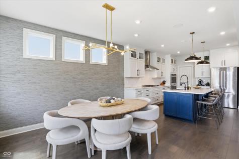 5166 Peachtree Road Zionsville IN 46077