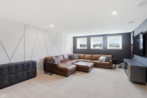 5166 Peachtree Road Zionsville IN 46077