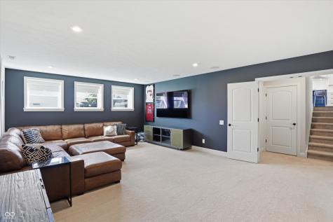 5166 Peachtree Road Zionsville IN 46077