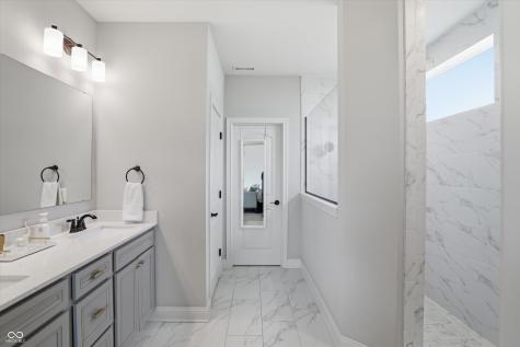 5166 Peachtree Road Zionsville IN 46077