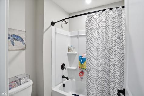 5166 Peachtree Road Zionsville IN 46077
