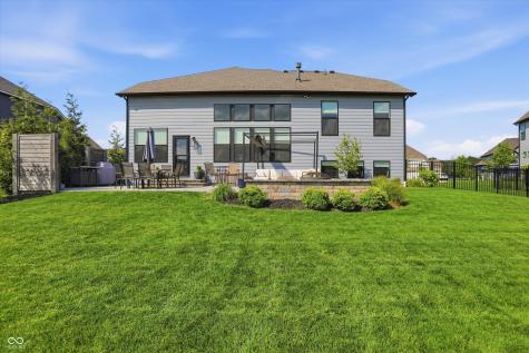 5166 Peachtree Road Zionsville IN 46077
