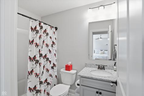 5166 Peachtree Road Zionsville IN 46077